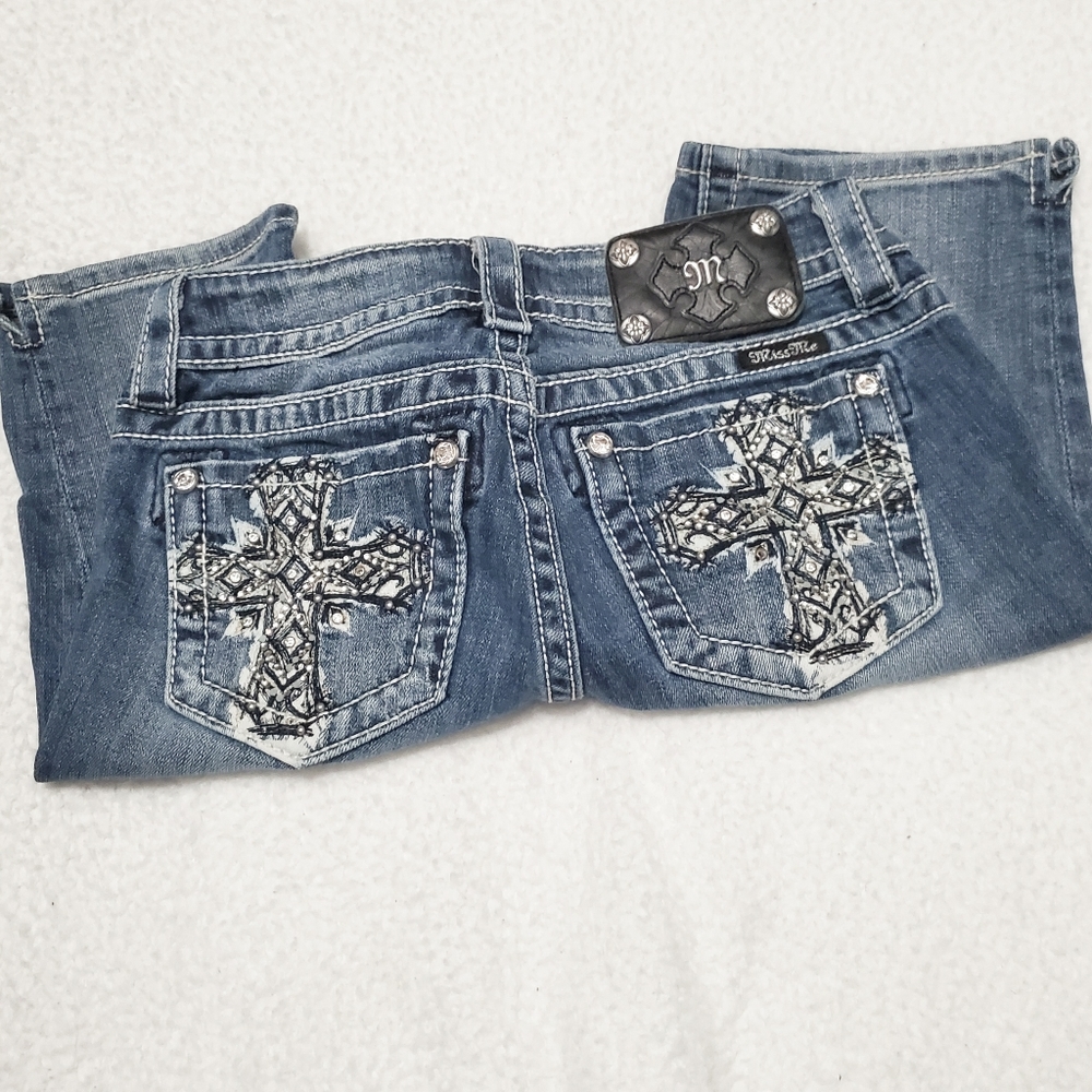Miss Me Bermuda Cross Bliing Pockets EUC - Picture 1 of 5